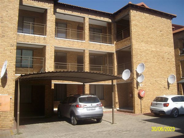 3 Bed Townhouse in Cruywagenpark