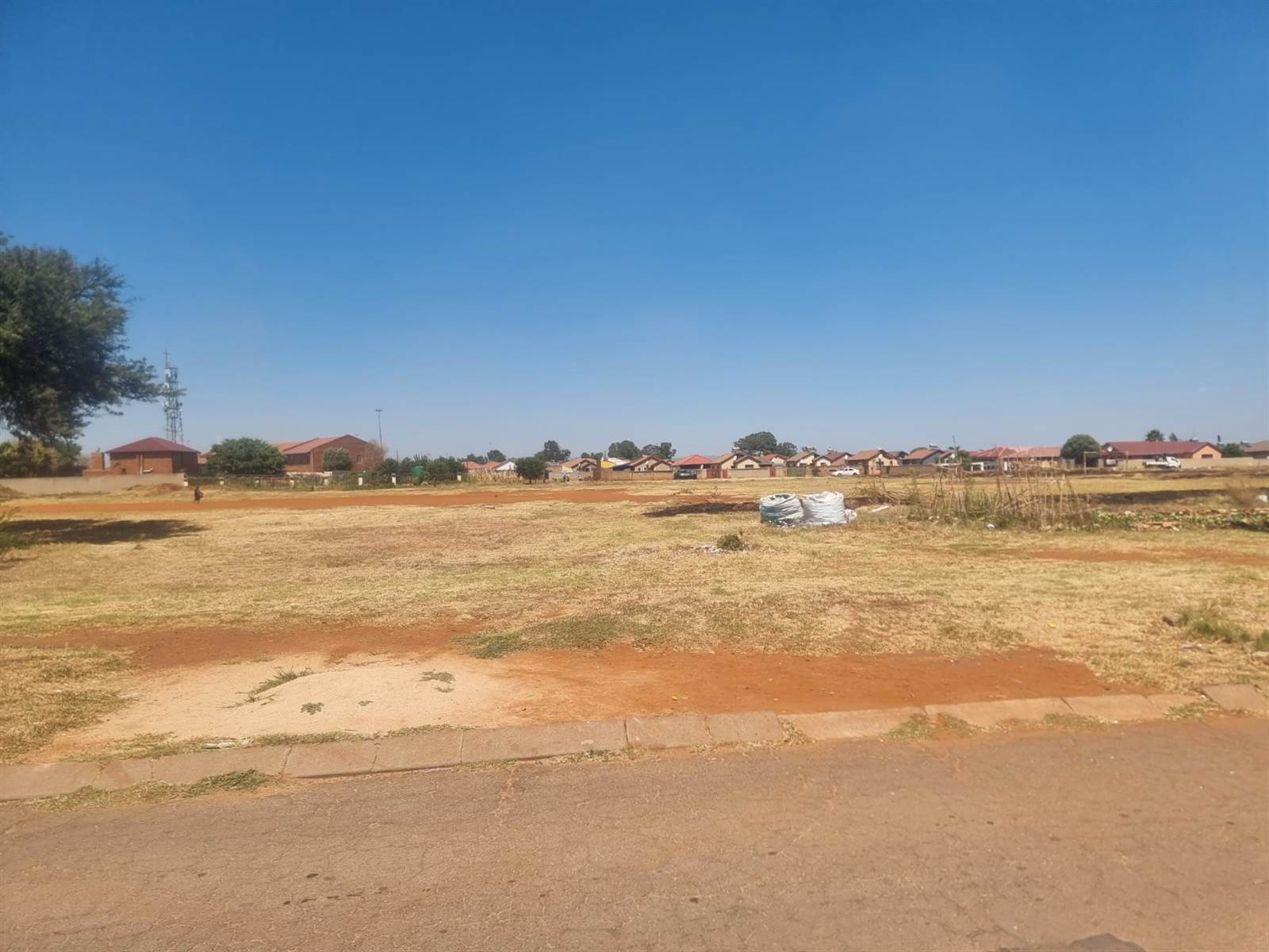 3300 m² Land available in Vosloorus photo number 8