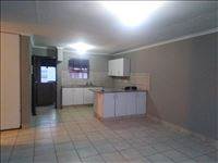 3 Bed Townhouse in Kempton Park Central photo number 2