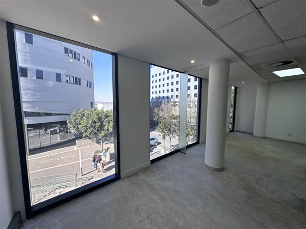 5 000  m² Office Space