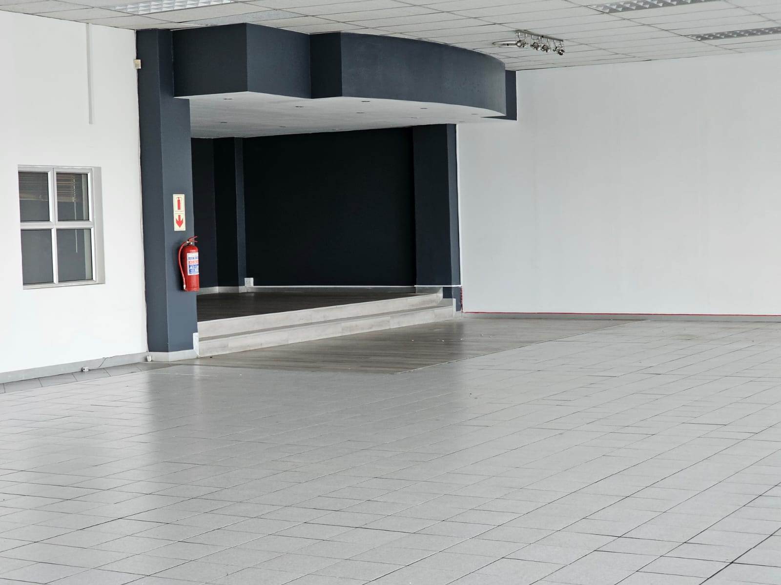 1367.5  m² Retail Space in Paarden Eiland photo number 6