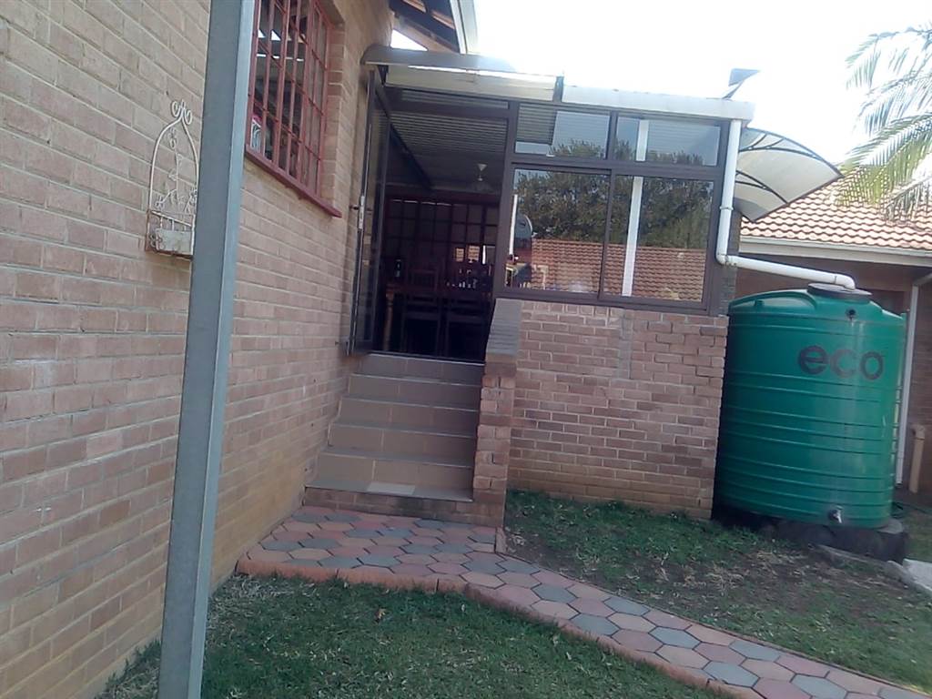 17 Bed House in Ulundi photo number 5