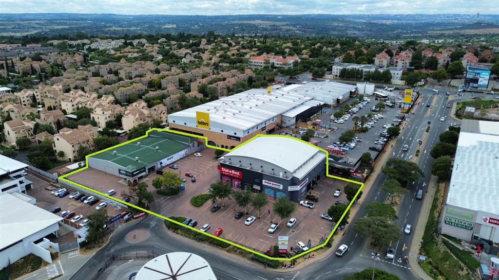 3696  m² Commercial space in Fourways photo number 1