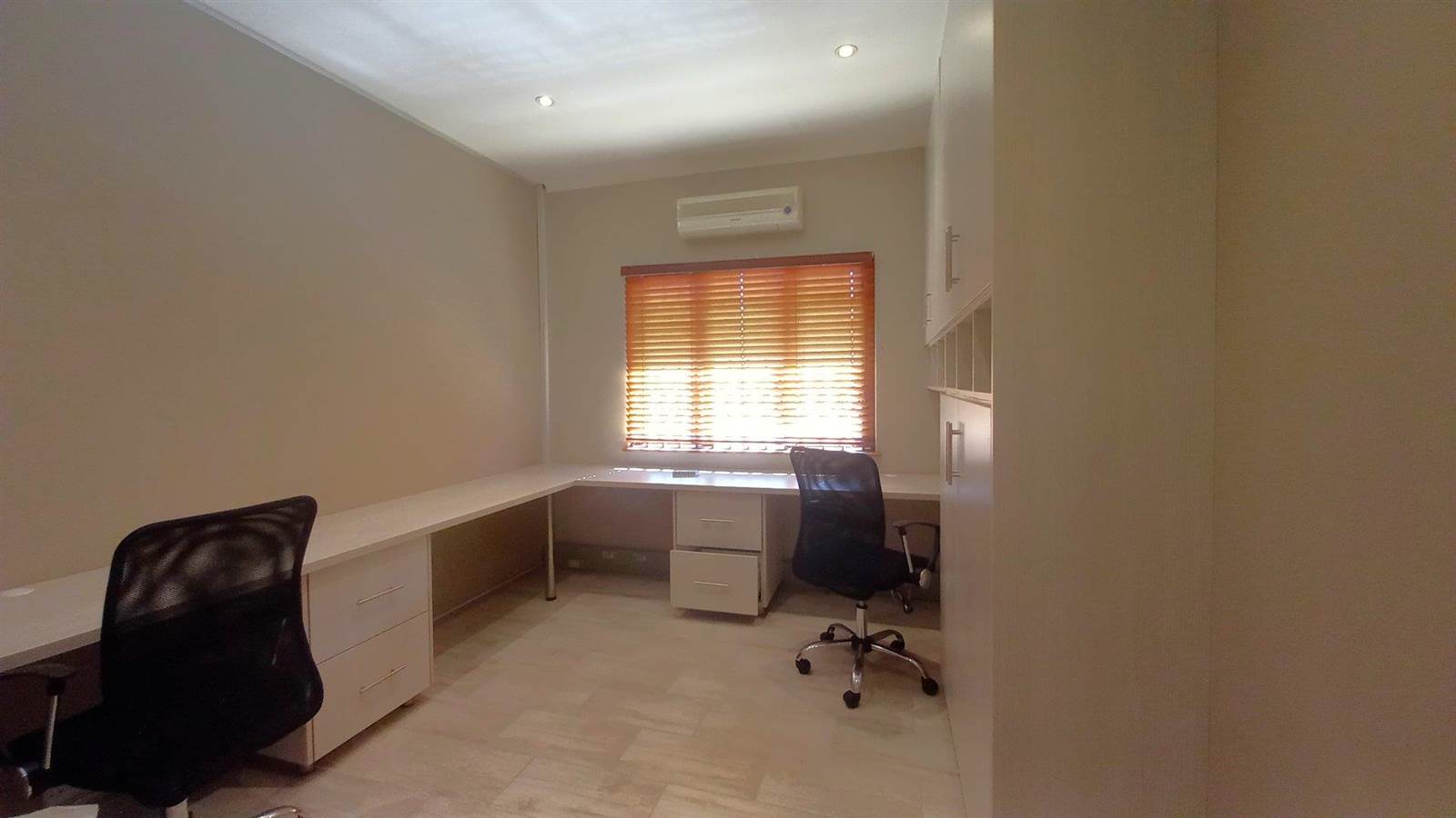 213  m² Office Space in Kloof photo number 12