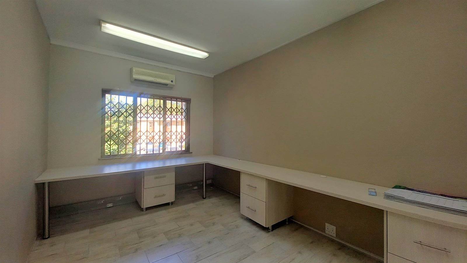 213  m² Office Space in Kloof photo number 13