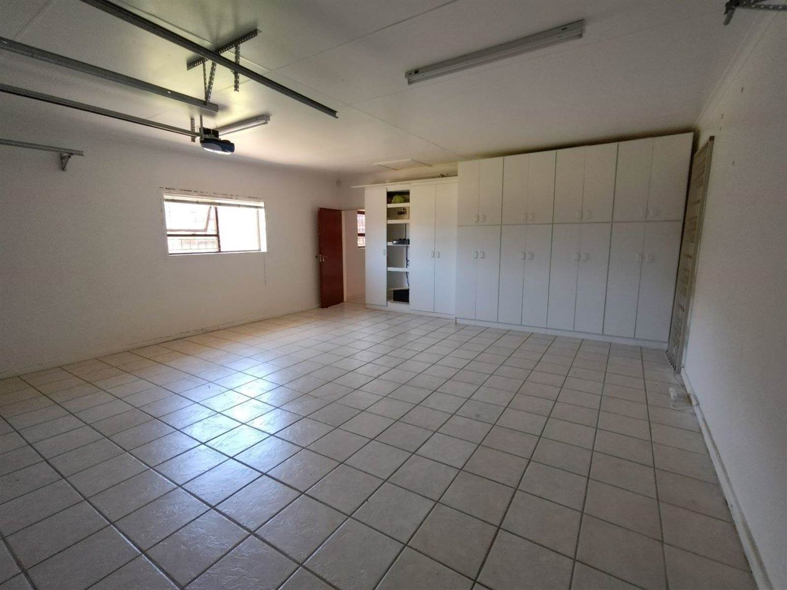 2 Bed Townhouse in Jeffreys Bay photo number 23