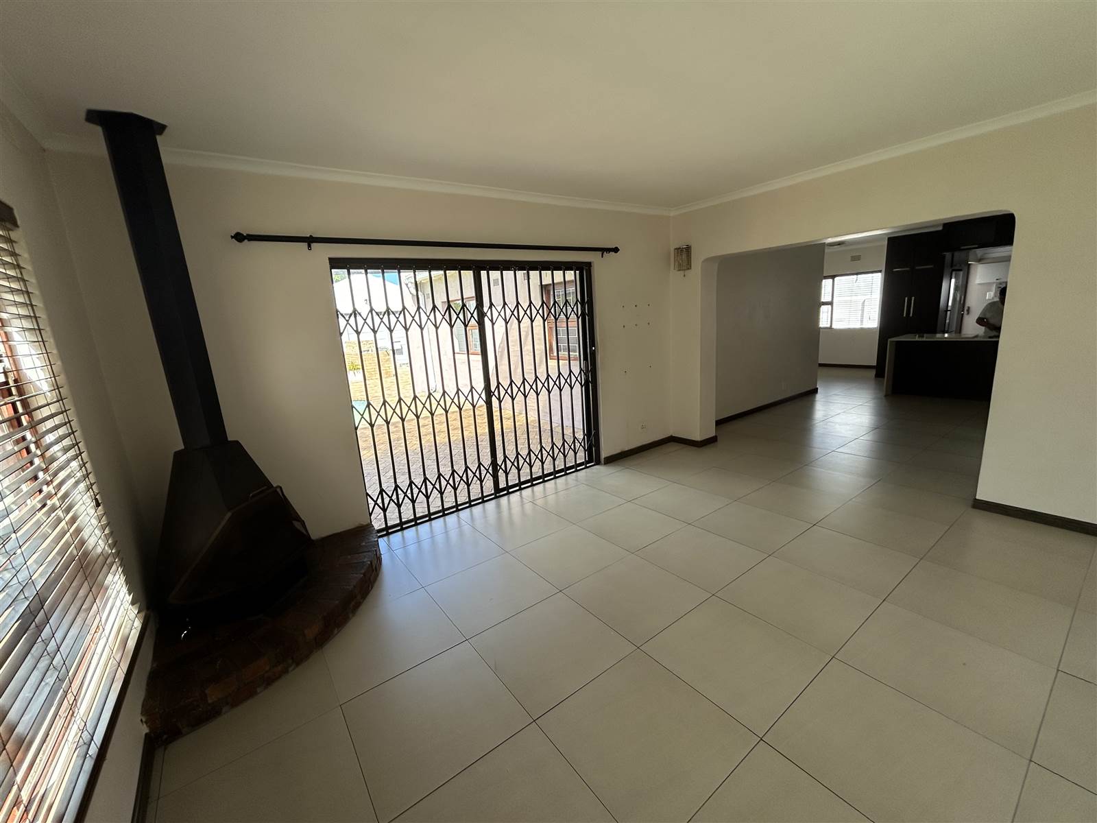 3 Bed House in Edgemead photo number 9