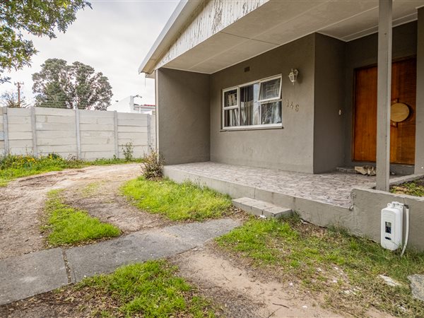 5 Bed House in Tableview