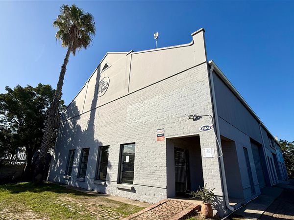 245  m² Commercial space