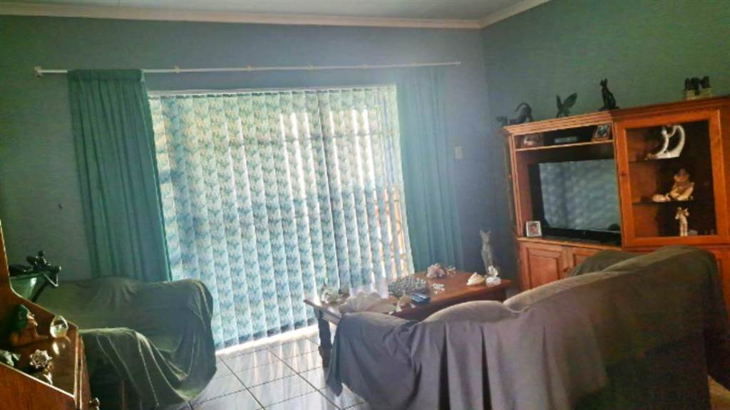 2 Bed Townhouse in Manaba photo number 4