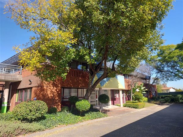 1005  m² Office Space in Bryanston