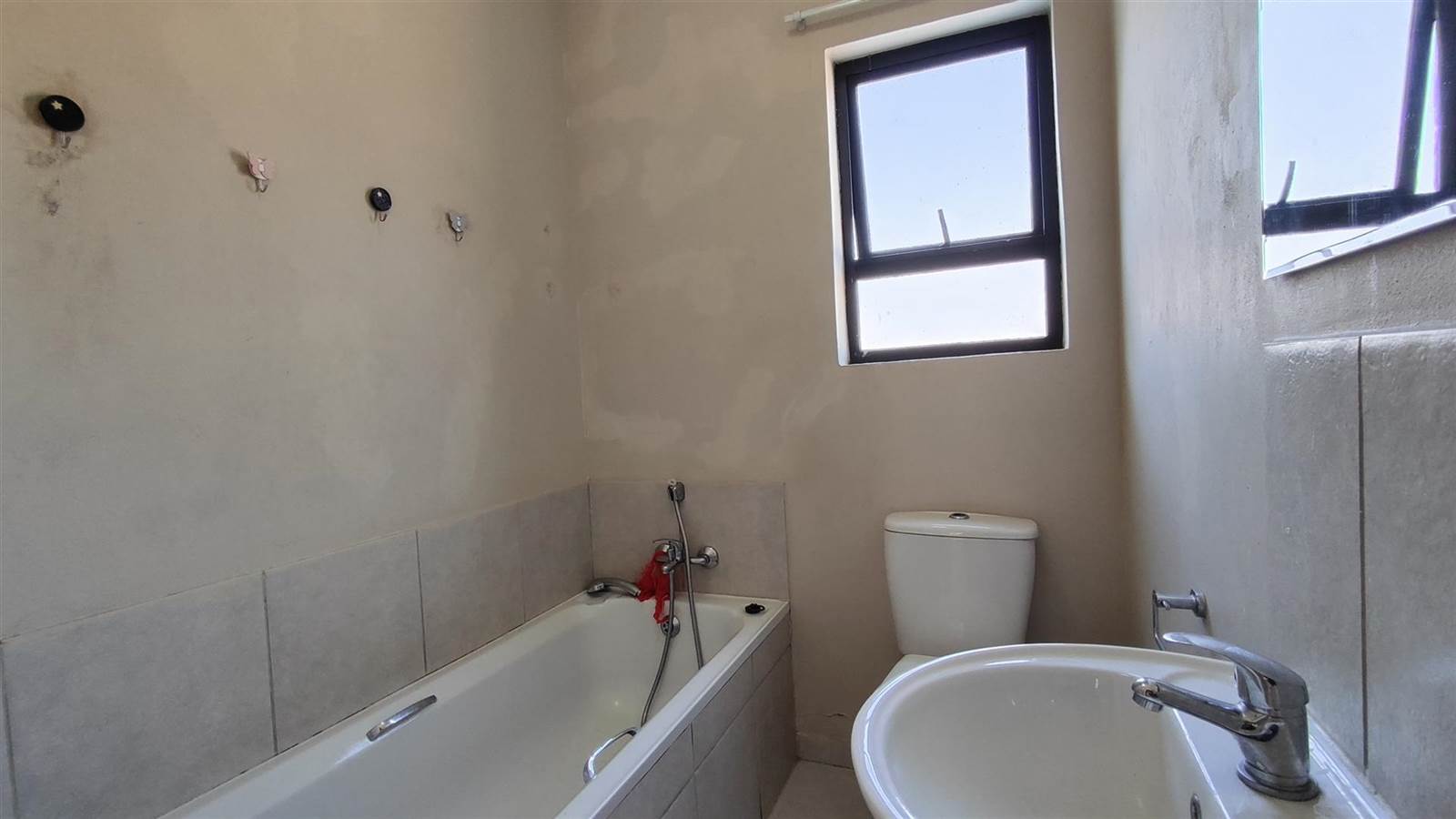 3 Bed Townhouse in Brakpan Central photo number 7