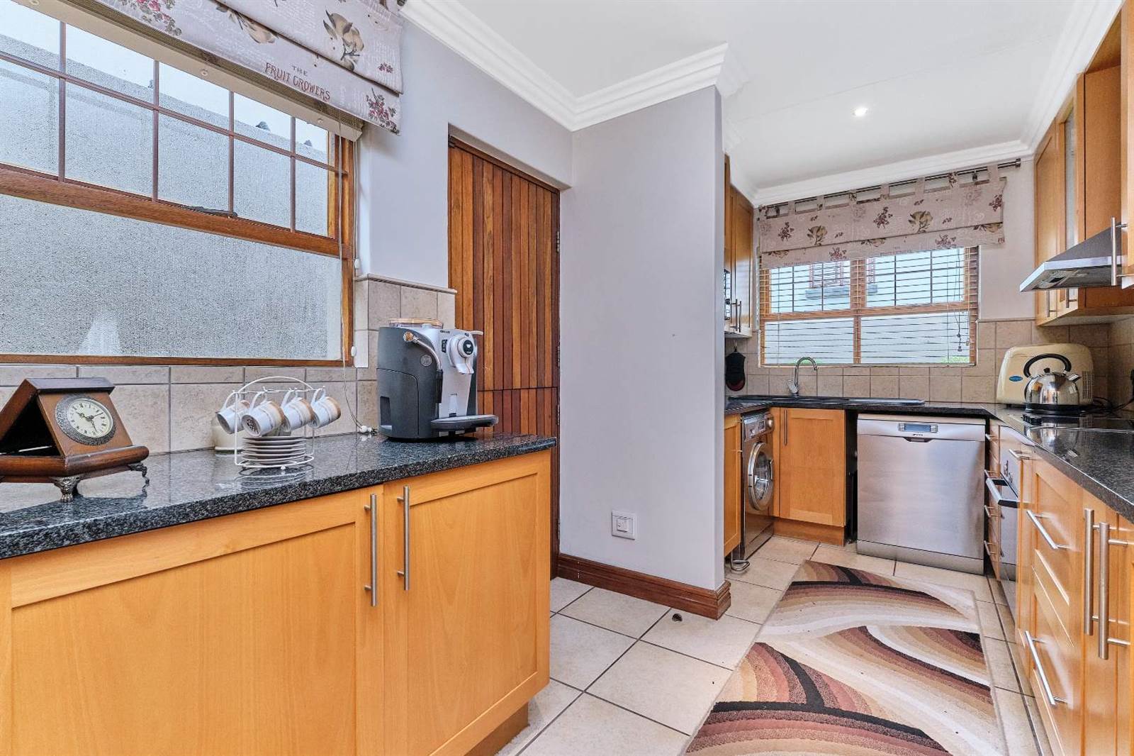 3 Bed Cluster in Craighall Park photo number 5