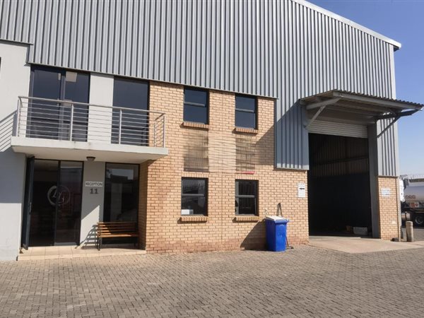451 m² Industrial space 451 m² Industrial space