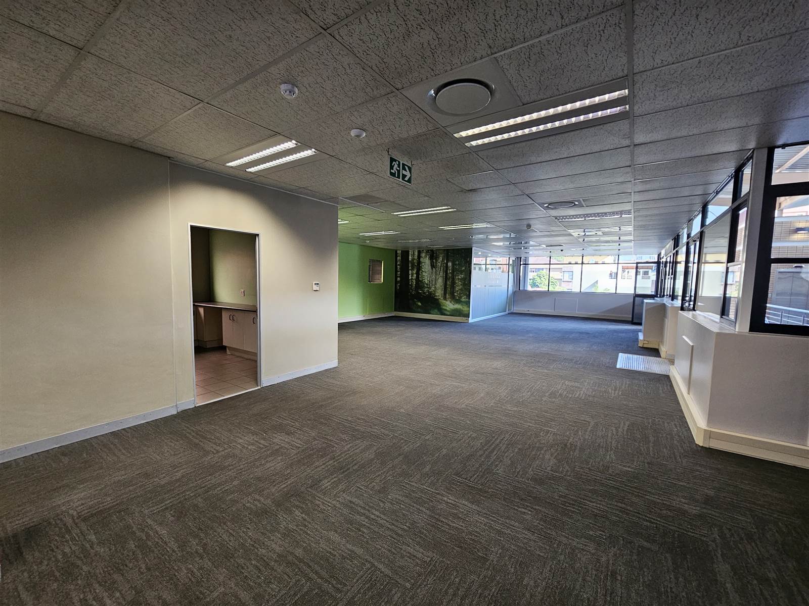 1912  m² Commercial space in Nelspruit Central photo number 9