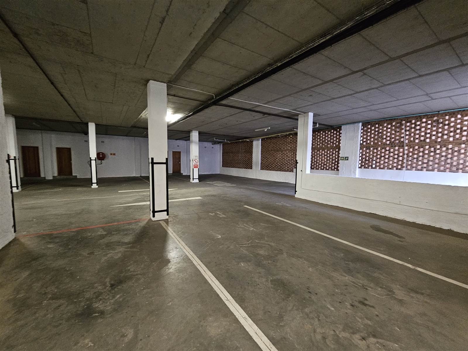 1912  m² Commercial space in Nelspruit Central photo number 23