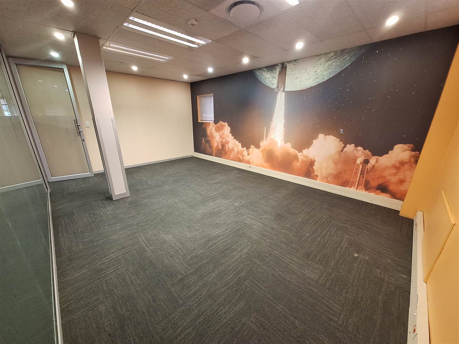 1912  m² Commercial space in Nelspruit Central photo number 18