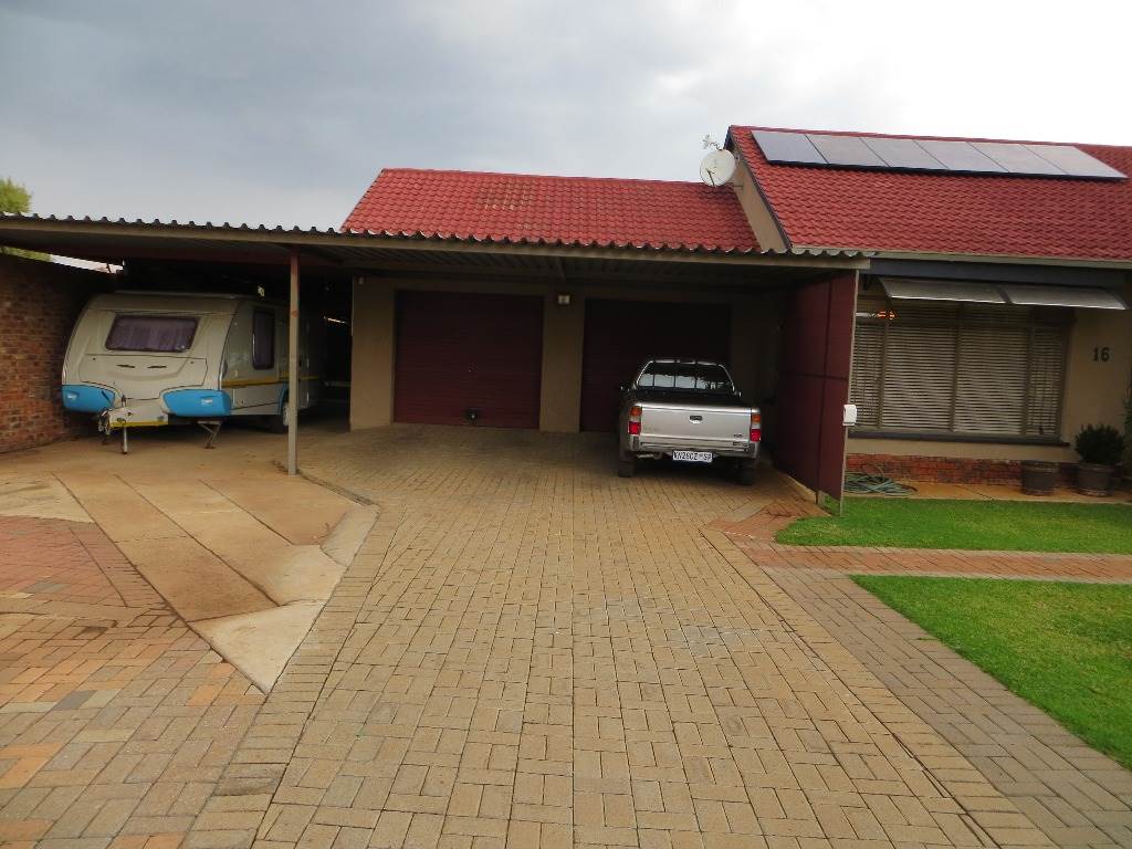 3 Bed House in Fochville photo number 1