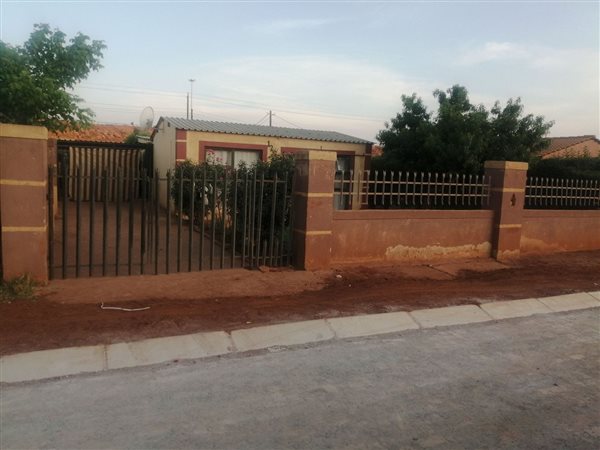 2 Bed House in Ikageng