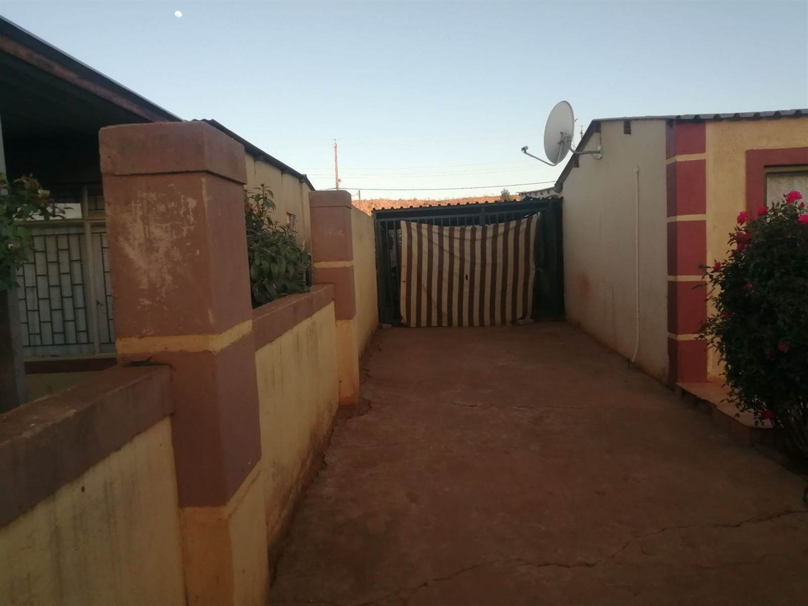 2 Bed House in Ikageng photo number 18