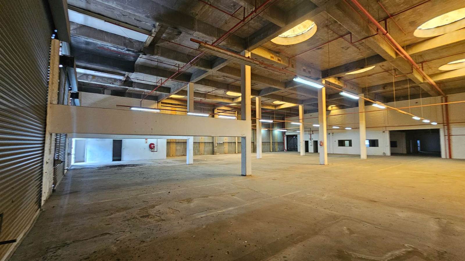 1373  m² Industrial space in Bellville Central photo number 3