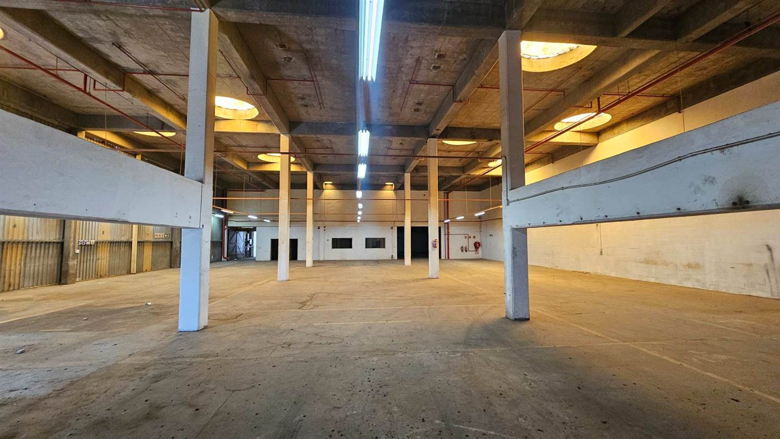1373  m² Industrial space in Bellville Central photo number 4