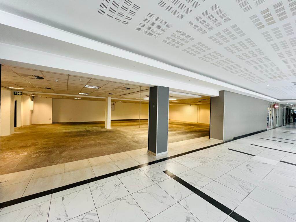 420  m² Retail Space in Benmore Gardens photo number 11