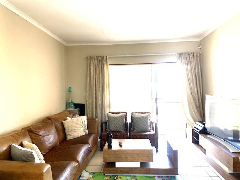 2 Bed Townhouse in Southcrest photo number 1