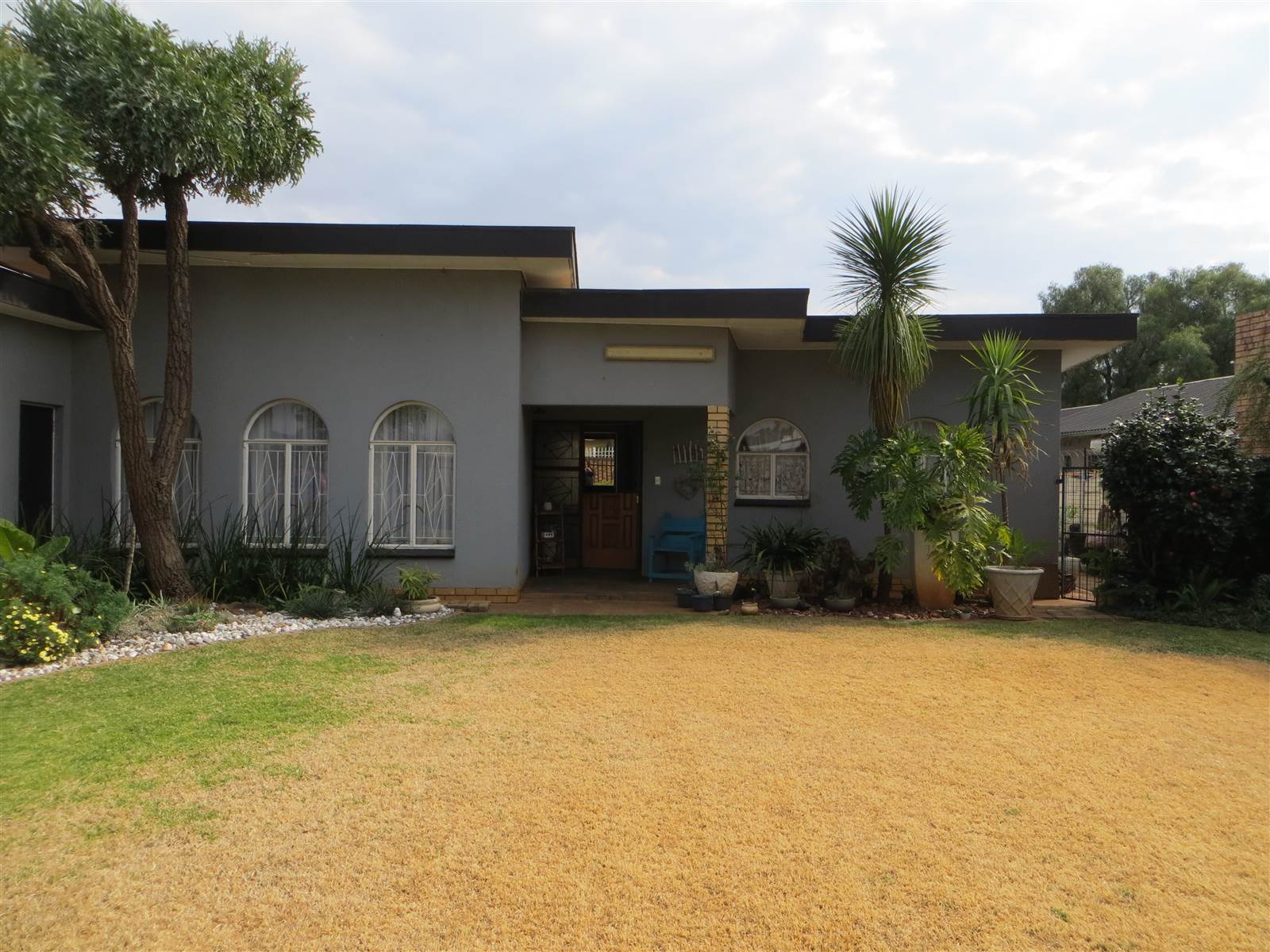 4 Bed House in Carletonville photo number 3