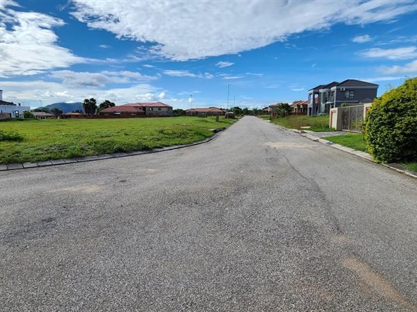 850 m² Land available in Brits