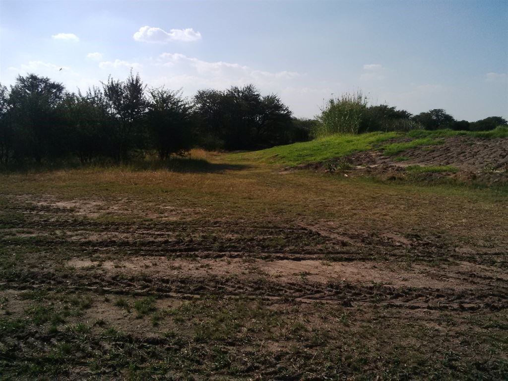 762 m² Land available in Parys Golf Estate photo number 2
