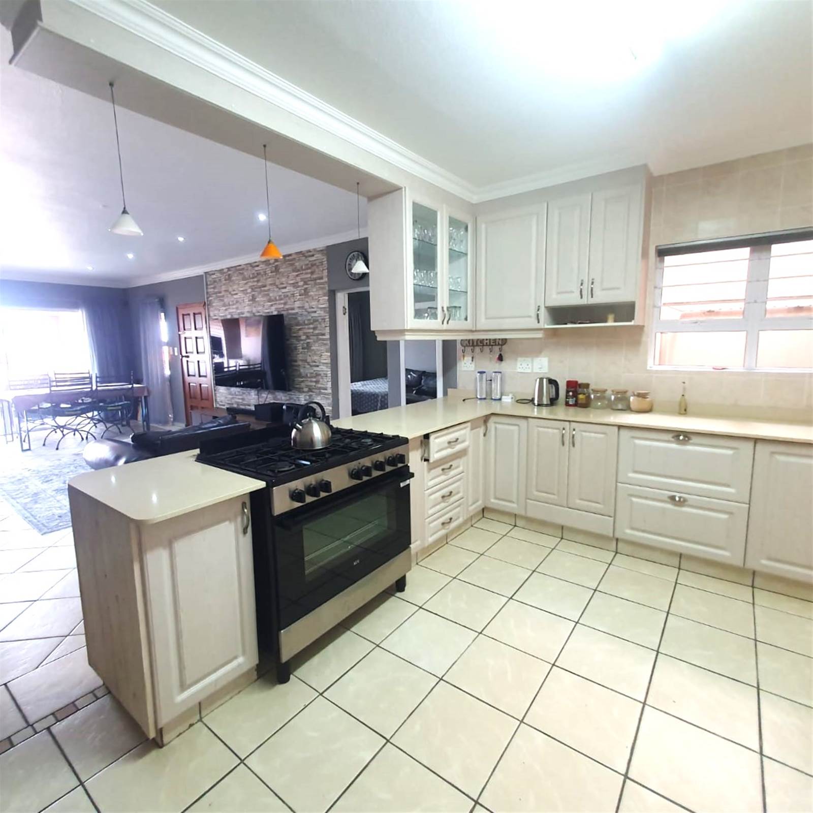 3 Bed Townhouse in Winklespruit photo number 2