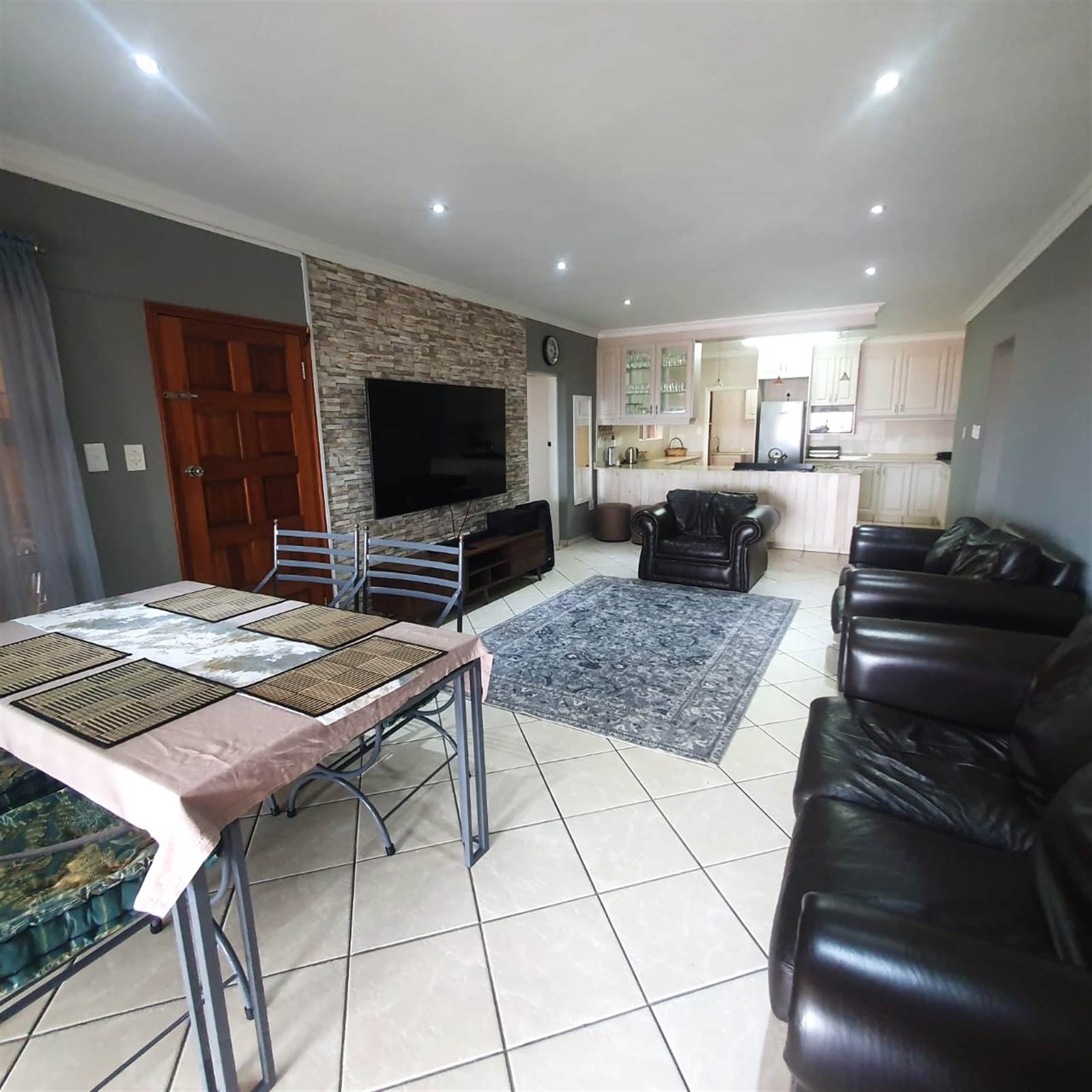 3 Bed Townhouse in Winklespruit photo number 6