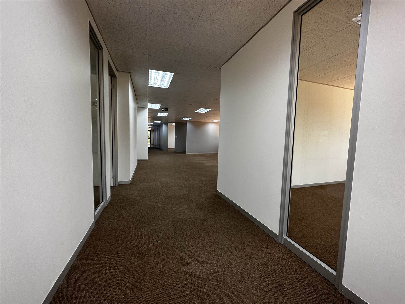 296.3  m² Commercial space in Woodmead photo number 10