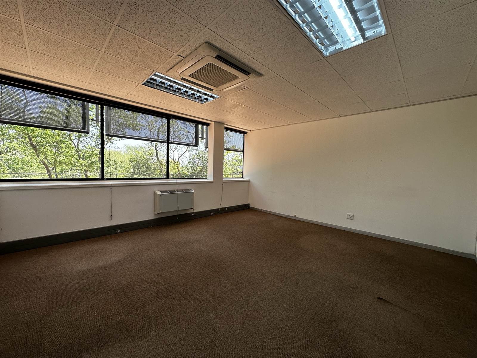 296.3  m² Commercial space in Woodmead photo number 4