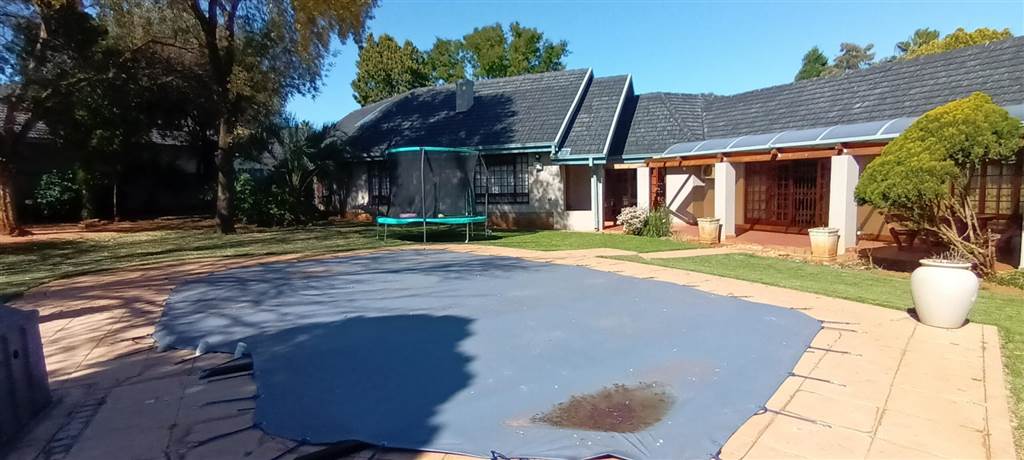4 Bed House in Wilkoppies photo number 29