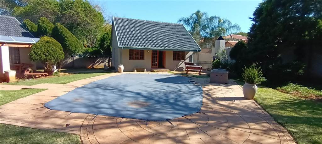 4 Bed House in Wilkoppies photo number 30