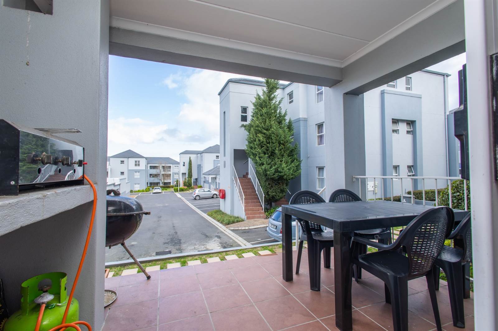 2 Bed Apartment in Vredekloof East photo number 21