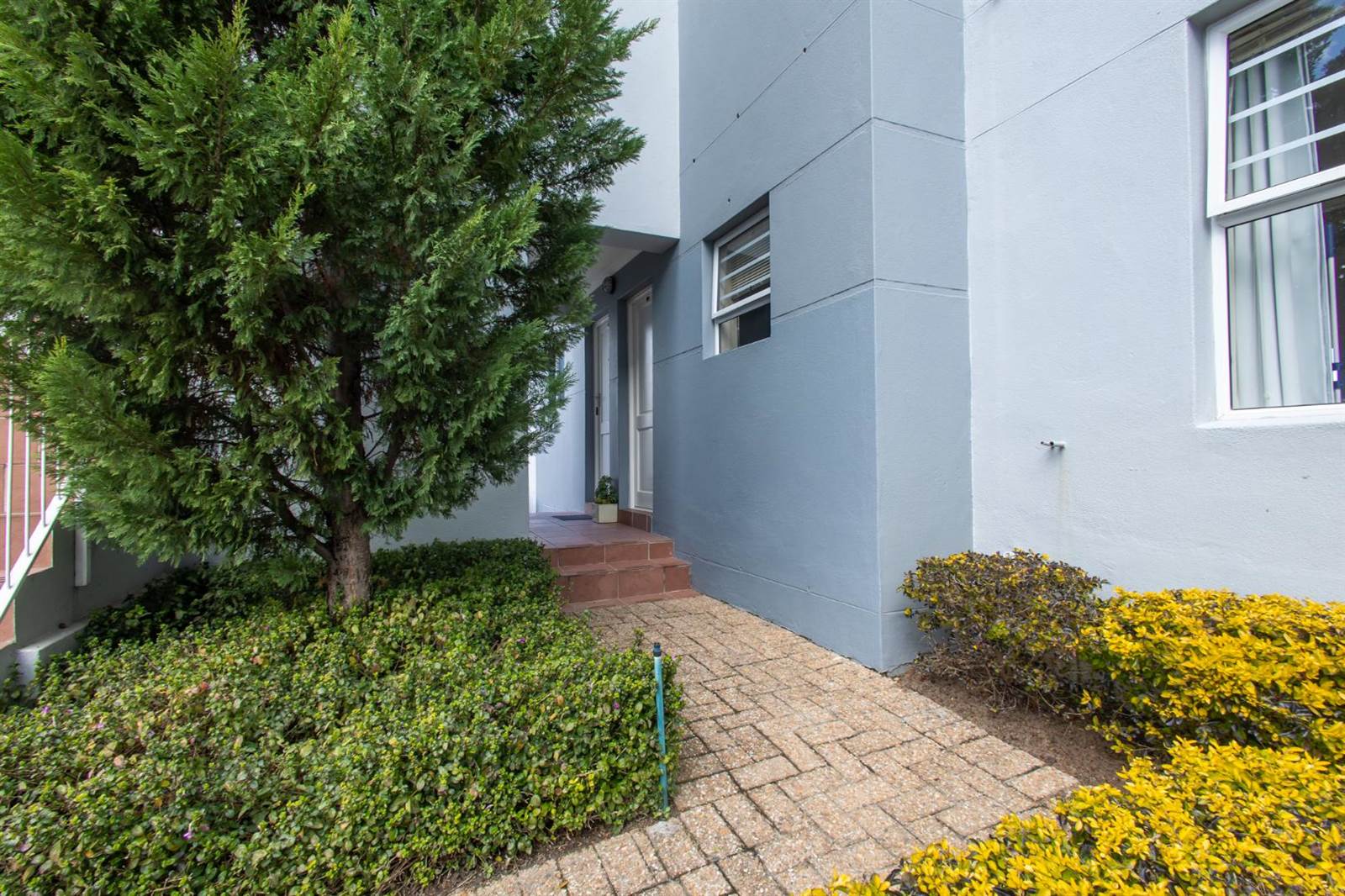 2 Bed Apartment in Vredekloof East photo number 24