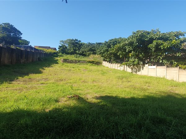 1525 m² Land available in Bluff