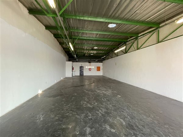 143  m² Commercial space