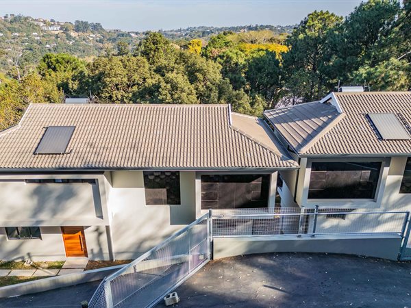 3 Bedroom Townhouse 3 Bedroom Townhouse