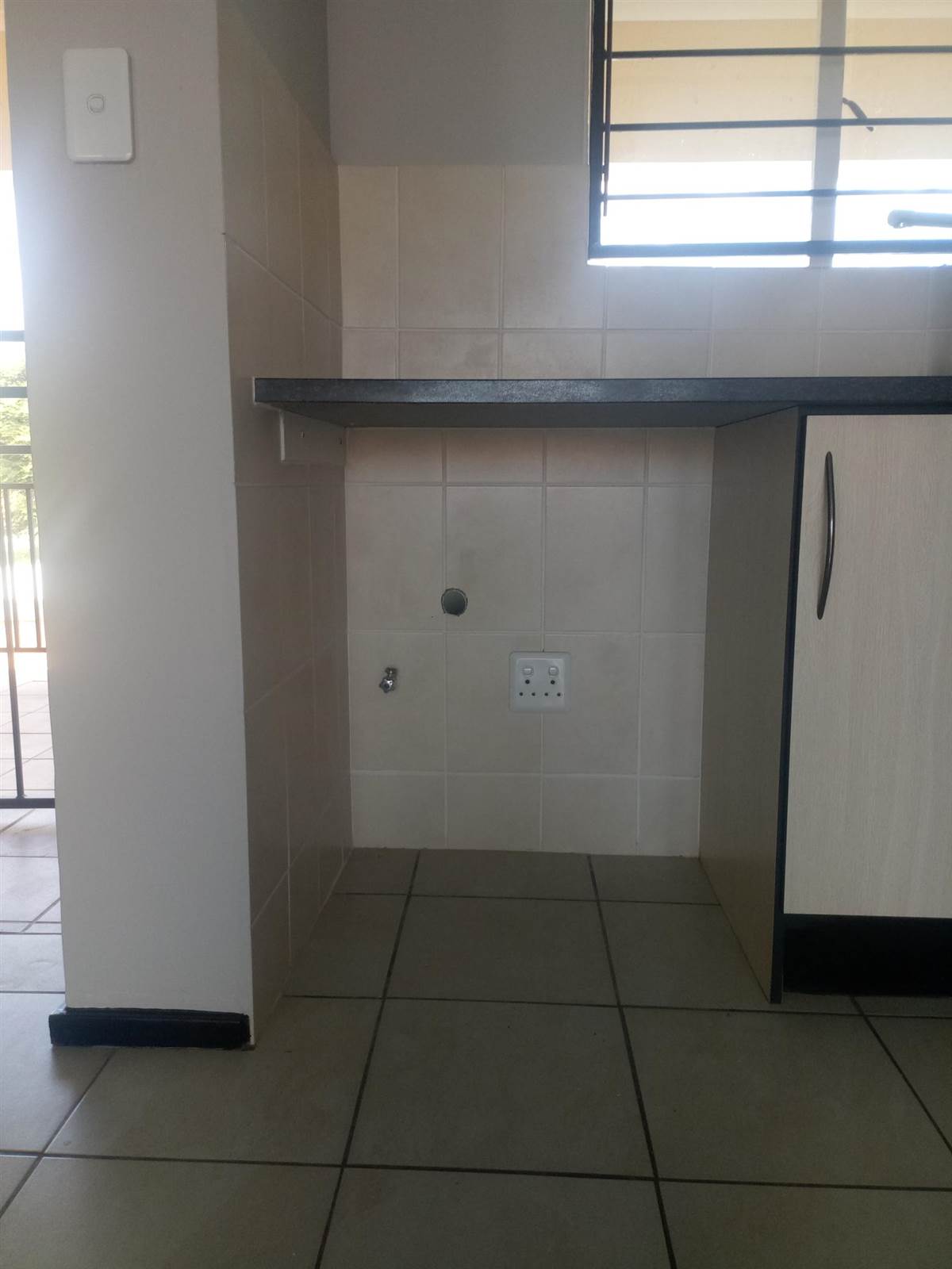 1 Bed Apartment in Roodepoort Central photo number 7