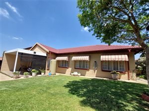4 Bed Duet in Thatchfield