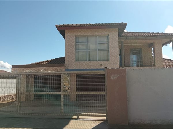 5 Bedroom House 5 Bedroom House