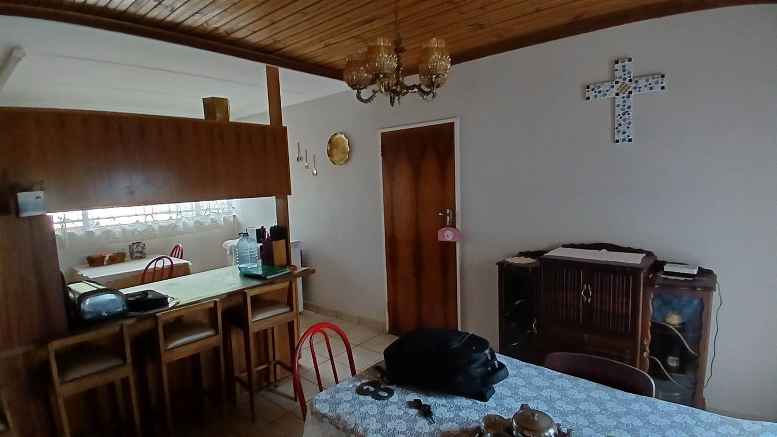 4 Bed House in Universitas photo number 5