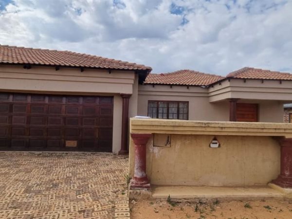 3 Bedroom House 3 Bedroom House