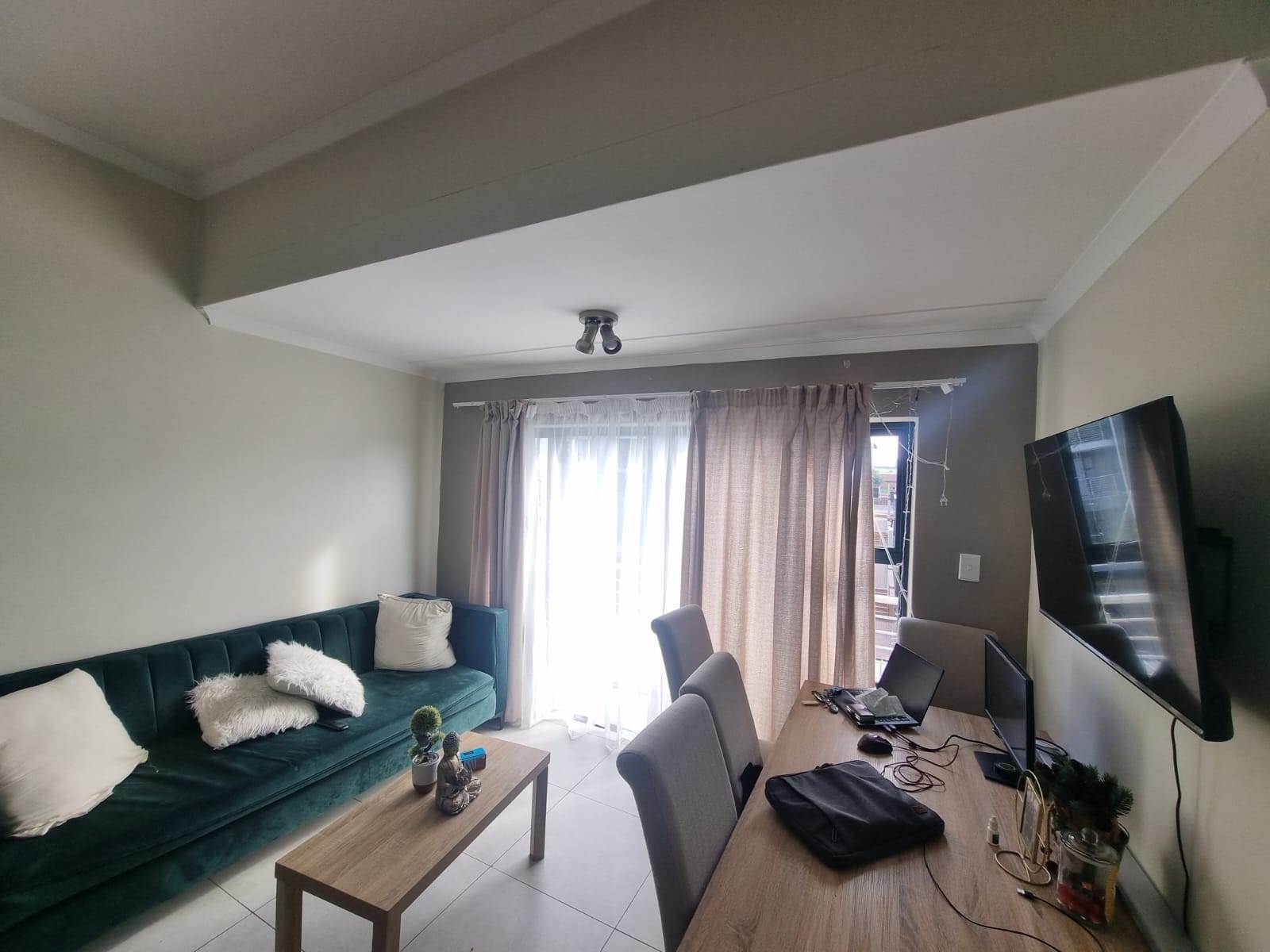 1 Bed Apartment in Modderfontein photo number 4