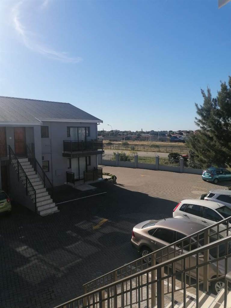 2 Bed Apartment in Hartenbos photo number 19