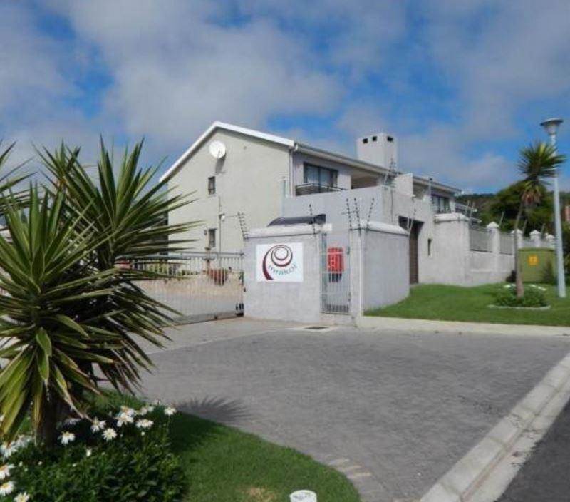 2 Bed Apartment in Hartenbos photo number 1